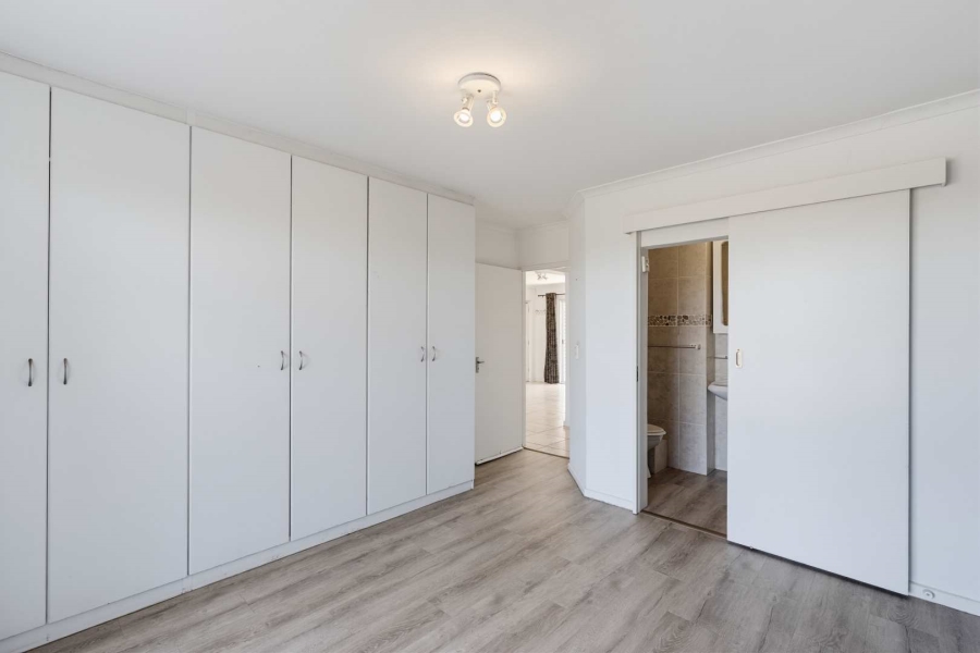 2 Bedroom Property for Sale in Royal Ascot Western Cape
